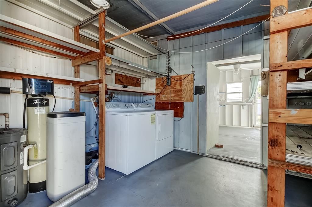 For Sale: $90,000 (2 beds, 2 baths, 912 Square Feet)