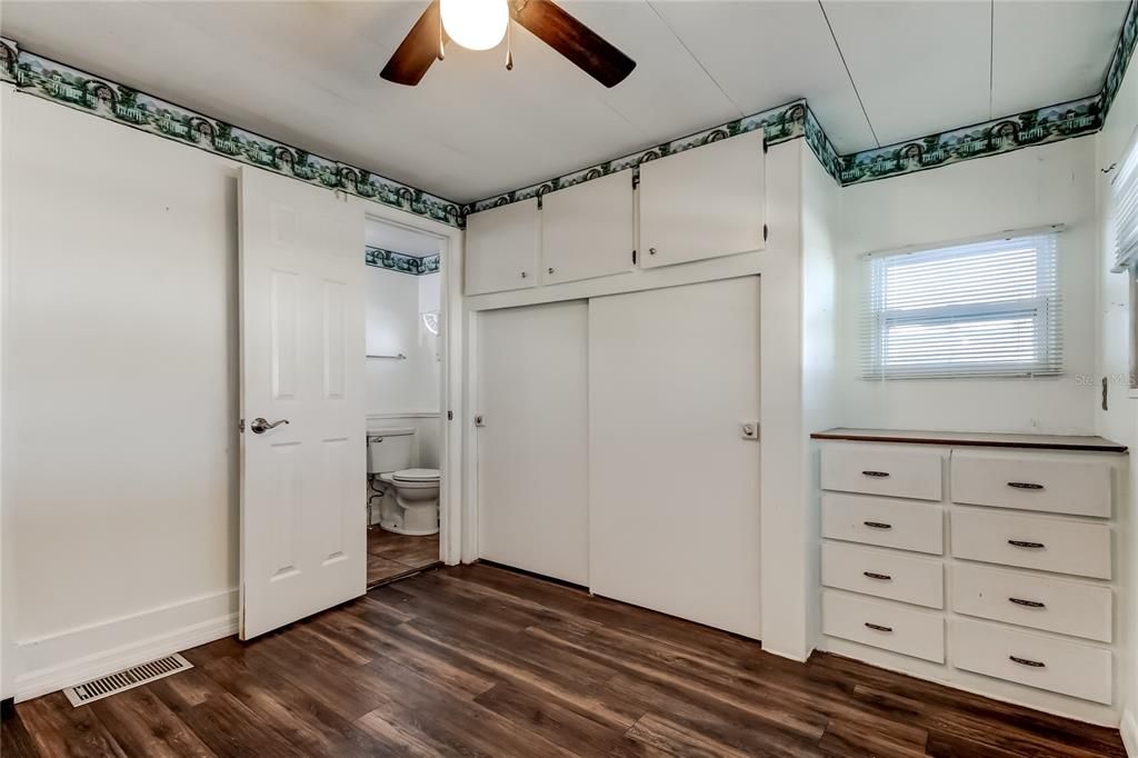 For Sale: $90,000 (2 beds, 2 baths, 912 Square Feet)