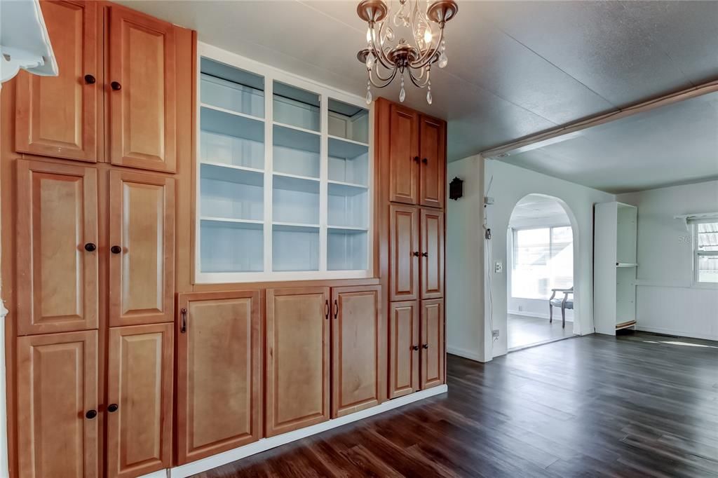 For Sale: $90,000 (2 beds, 2 baths, 912 Square Feet)