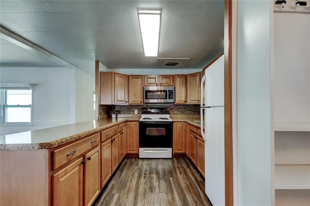 For Sale: $90,000 (2 beds, 2 baths, 912 Square Feet)