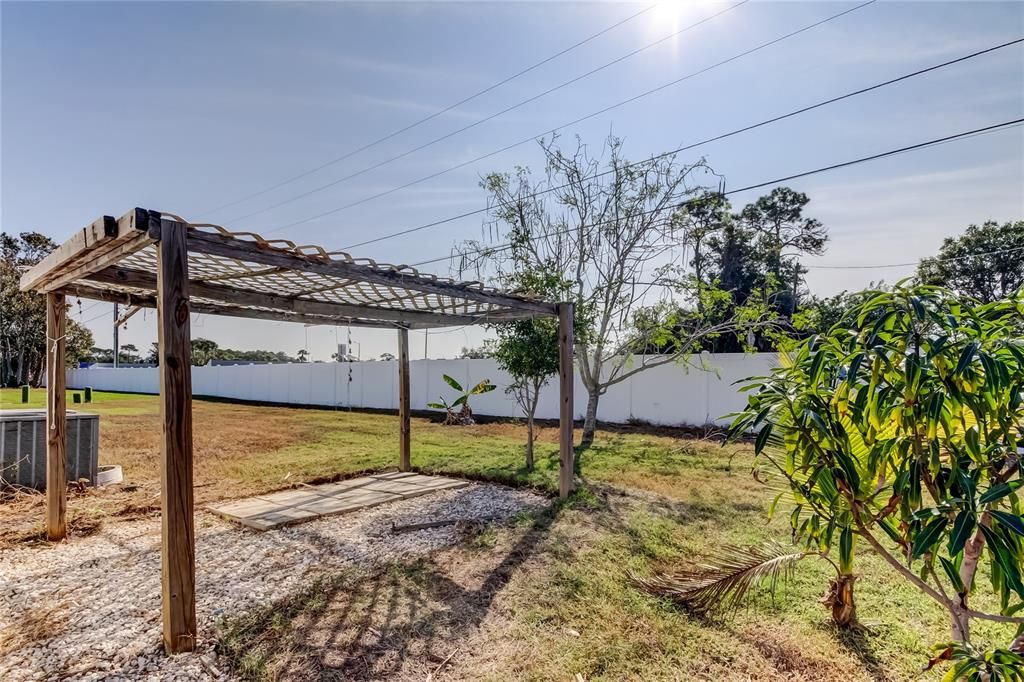 For Sale: $90,000 (2 beds, 2 baths, 912 Square Feet)