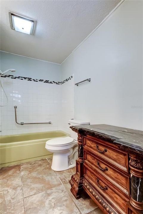 For Sale: $90,000 (2 beds, 2 baths, 912 Square Feet)