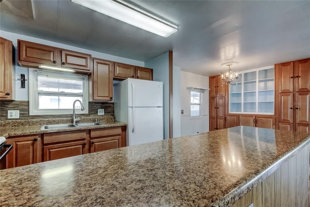 For Sale: $90,000 (2 beds, 2 baths, 912 Square Feet)