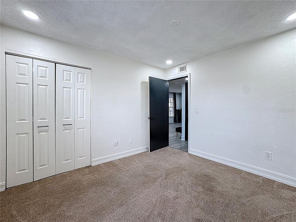 На продажу: $155,000 (2 спален, 1 ванн, 800 Квадратных фут)