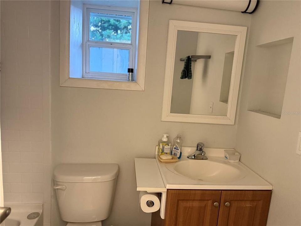 For Sale: $319,000 (3 beds, 2 baths, 1029 Square Feet)