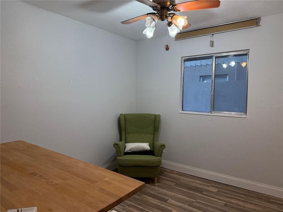 For Sale: $319,000 (3 beds, 2 baths, 1029 Square Feet)