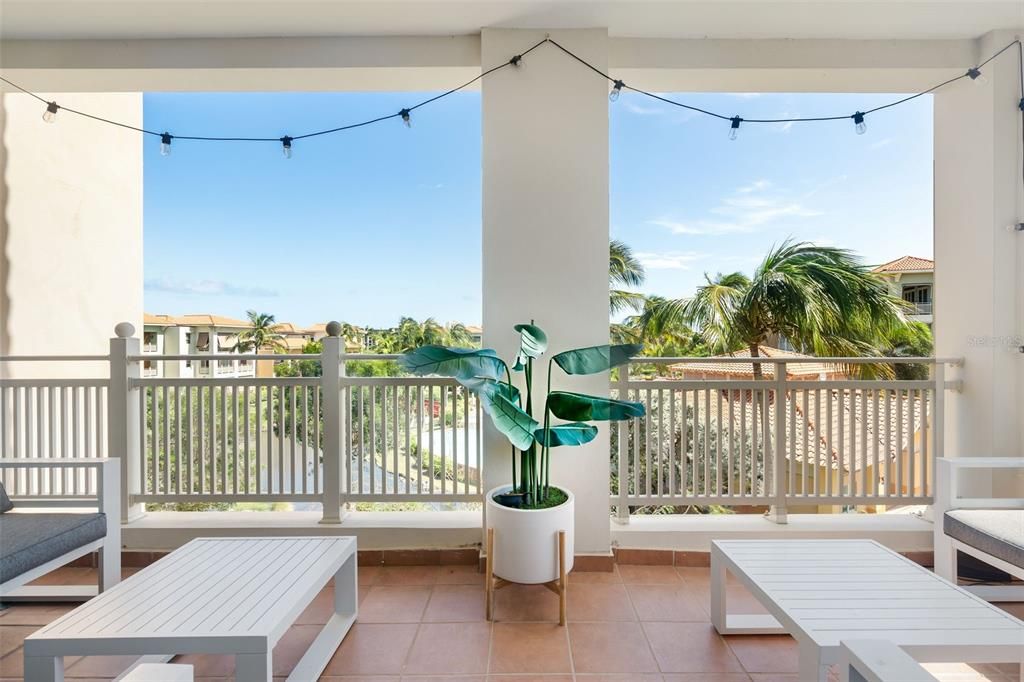 For Sale: $624,000 (3 beds, 3 baths, 2127 Square Feet)