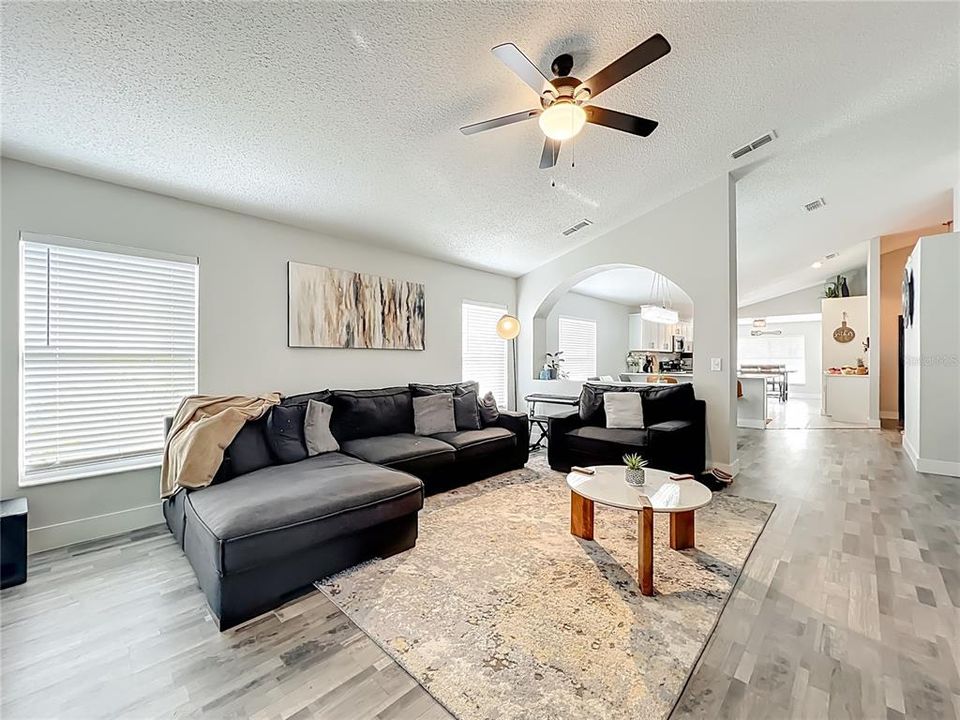 For Sale: $328,000 (3 beds, 2 baths, 1842 Square Feet)