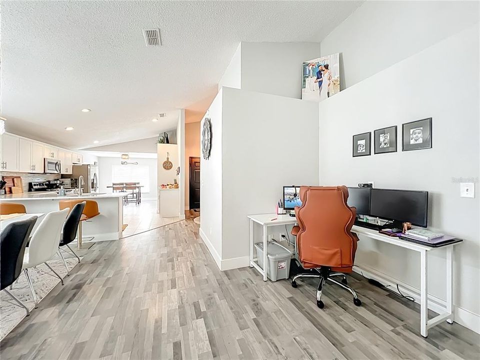 For Sale: $328,000 (3 beds, 2 baths, 1842 Square Feet)