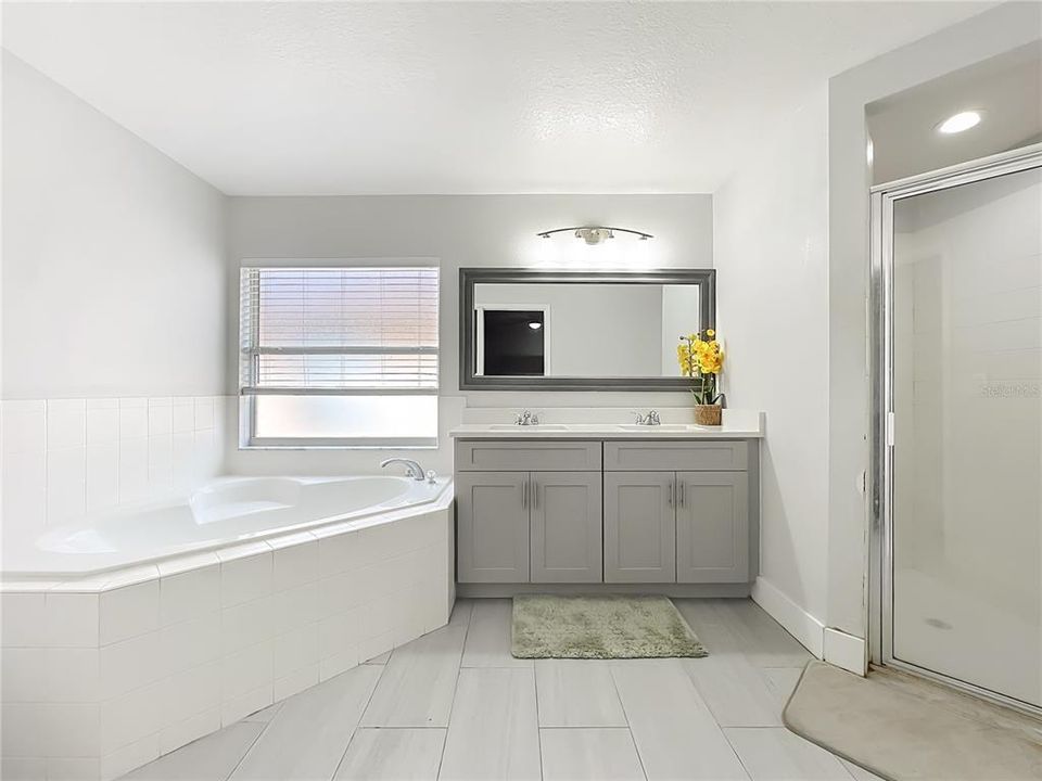 For Sale: $328,000 (3 beds, 2 baths, 1842 Square Feet)