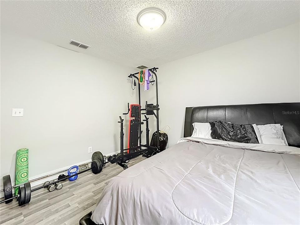 For Sale: $328,000 (3 beds, 2 baths, 1842 Square Feet)