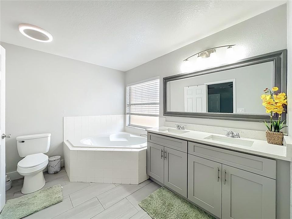 For Sale: $328,000 (3 beds, 2 baths, 1842 Square Feet)