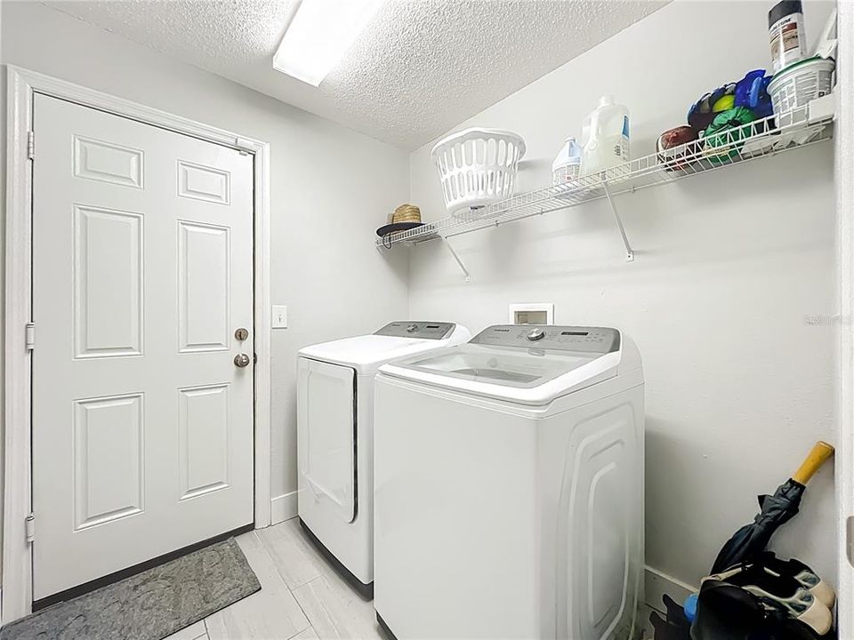 For Sale: $328,000 (3 beds, 2 baths, 1842 Square Feet)