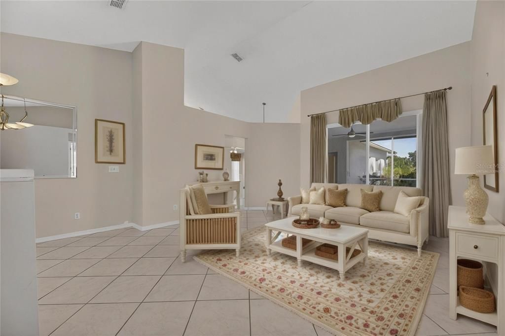 En Venta: $524,999 (4 camas, 2 baños, 1973 Pies cuadrados)