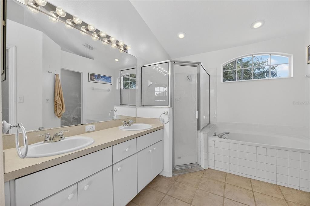 En Venta: $524,999 (4 camas, 2 baños, 1973 Pies cuadrados)