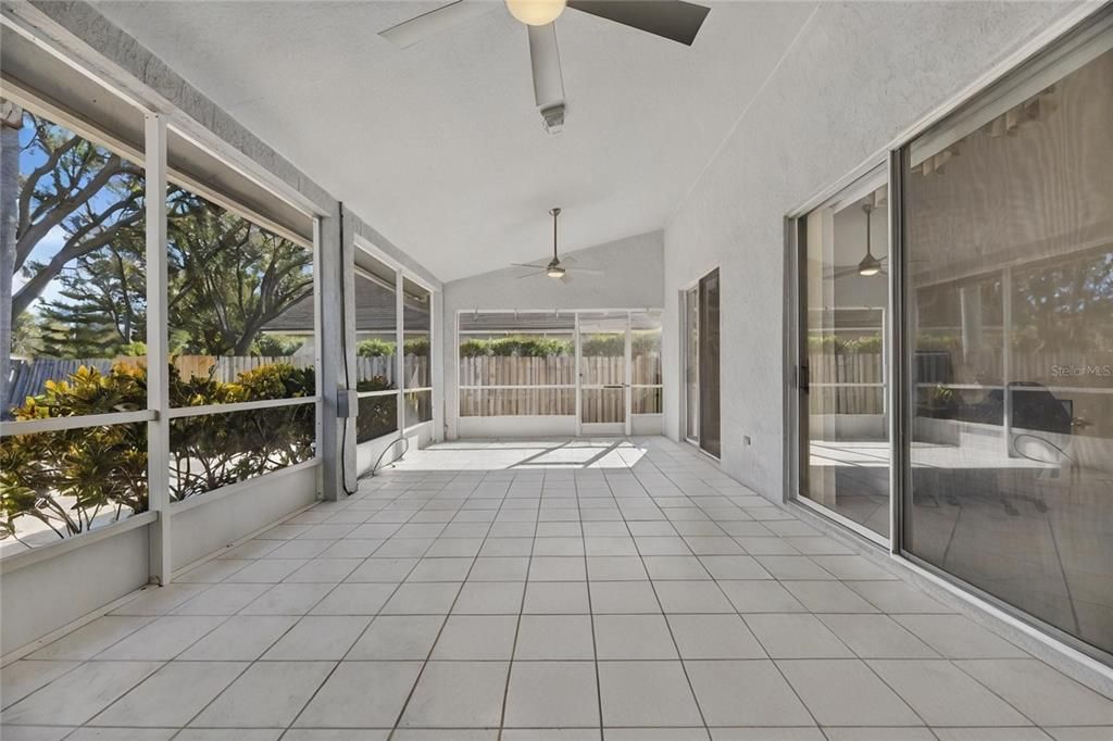 En Venta: $524,999 (4 camas, 2 baños, 1973 Pies cuadrados)