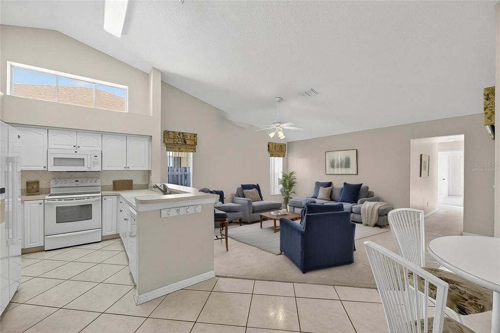 En Venta: $524,999 (4 camas, 2 baños, 1973 Pies cuadrados)