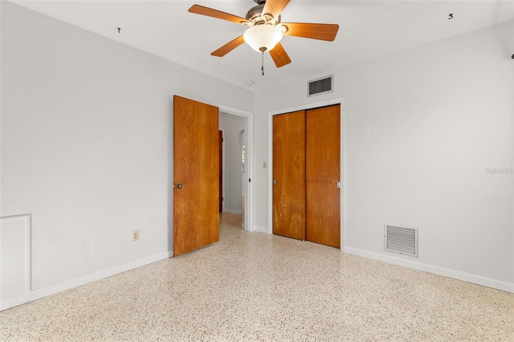 待售: $479,900 (3 贝兹, 1 浴室, 1240 平方英尺)