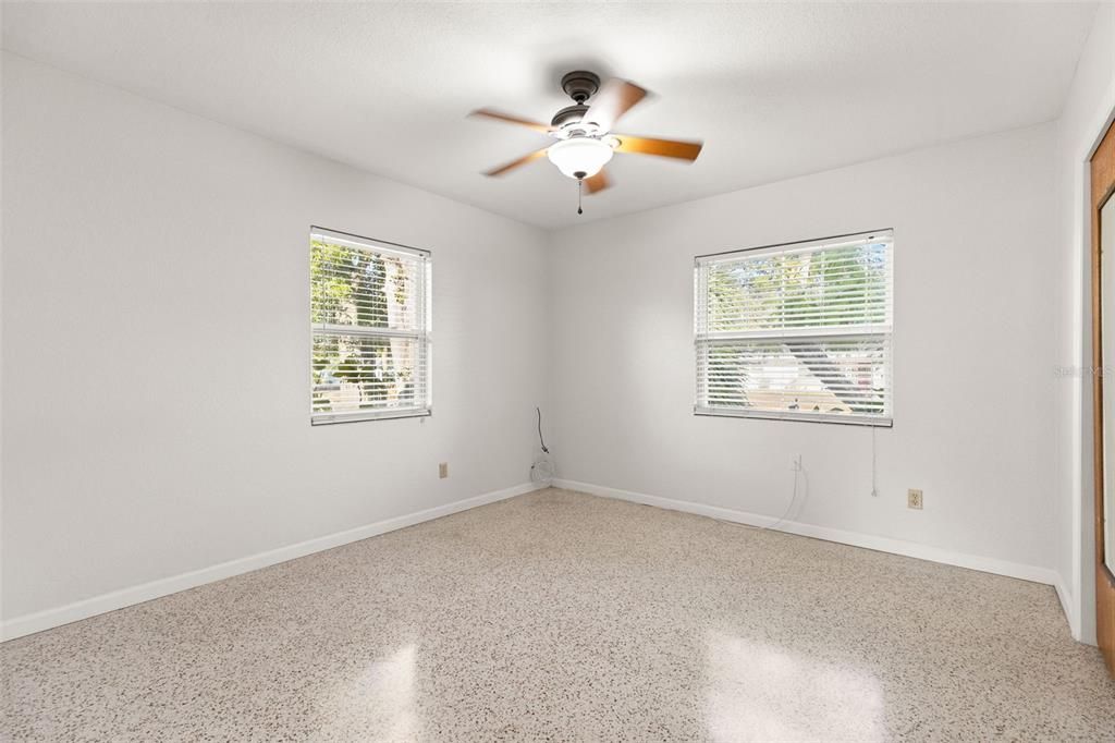 待售: $479,900 (3 贝兹, 1 浴室, 1240 平方英尺)