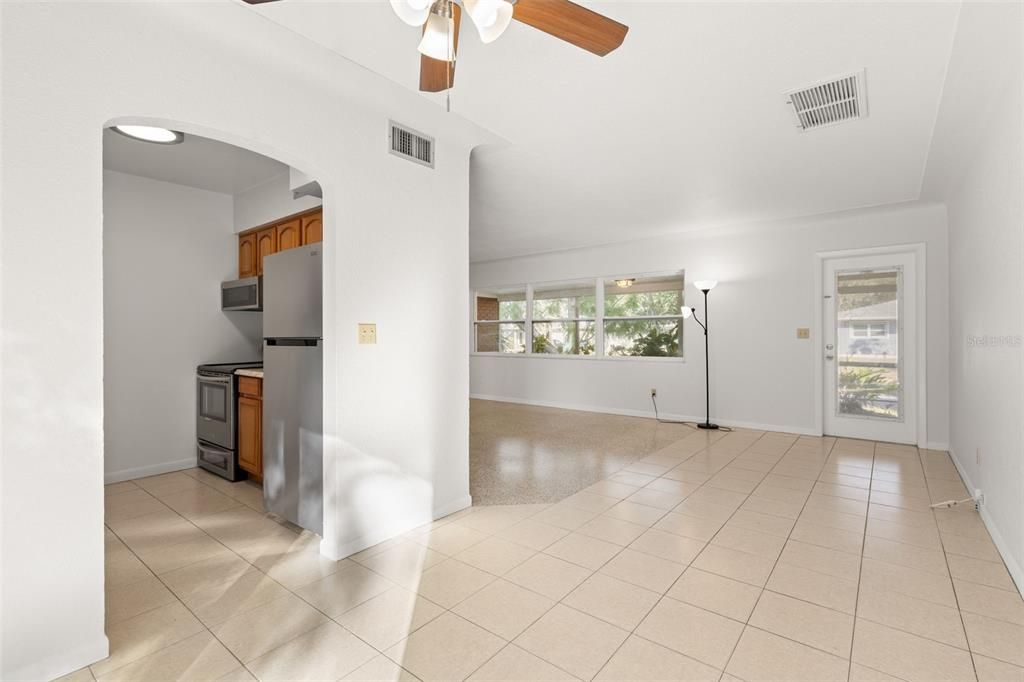 待售: $479,900 (3 贝兹, 1 浴室, 1240 平方英尺)