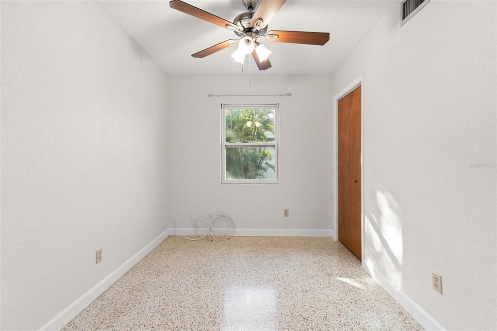 待售: $479,900 (3 贝兹, 1 浴室, 1240 平方英尺)