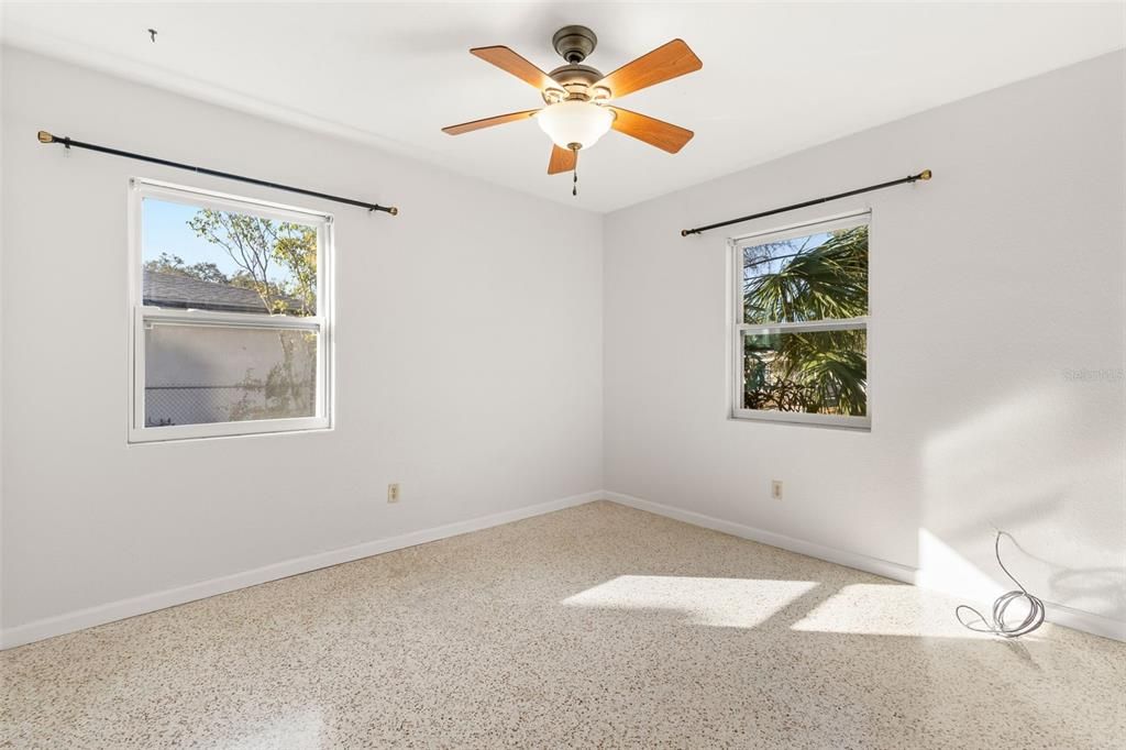 待售: $479,900 (3 贝兹, 1 浴室, 1240 平方英尺)