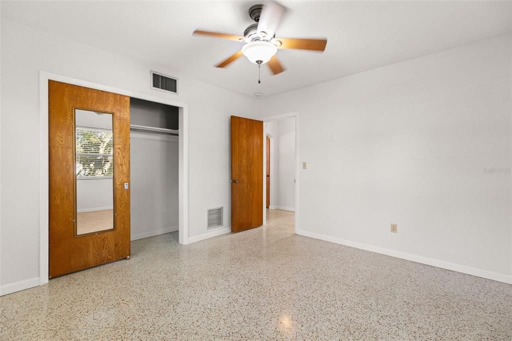 待售: $479,900 (3 贝兹, 1 浴室, 1240 平方英尺)