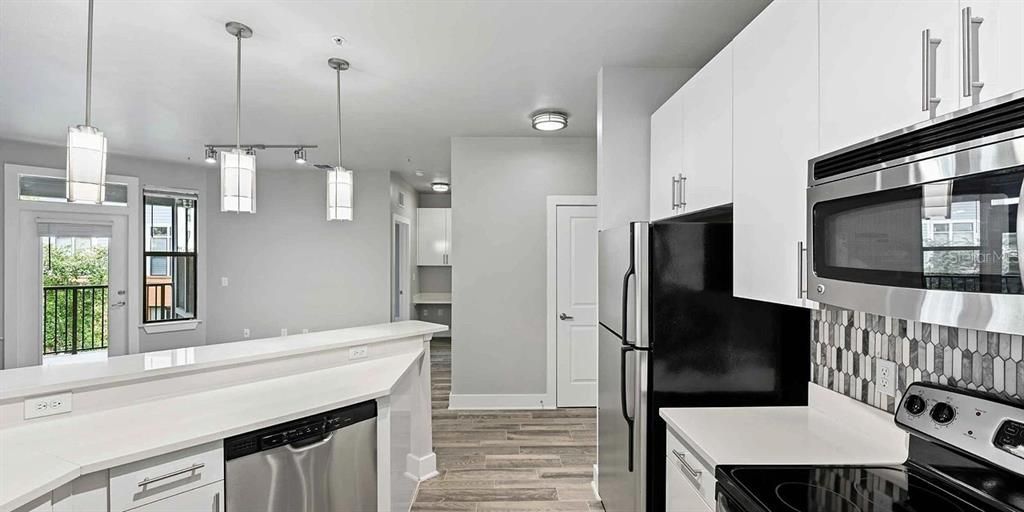 For Rent: $1,950 (2 beds, 2 baths, 953 Square Feet)