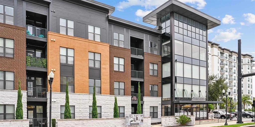 For Rent: $1,950 (2 beds, 2 baths, 953 Square Feet)