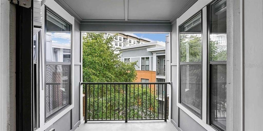 For Rent: $1,950 (2 beds, 2 baths, 953 Square Feet)