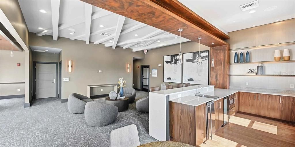 For Rent: $1,950 (2 beds, 2 baths, 953 Square Feet)