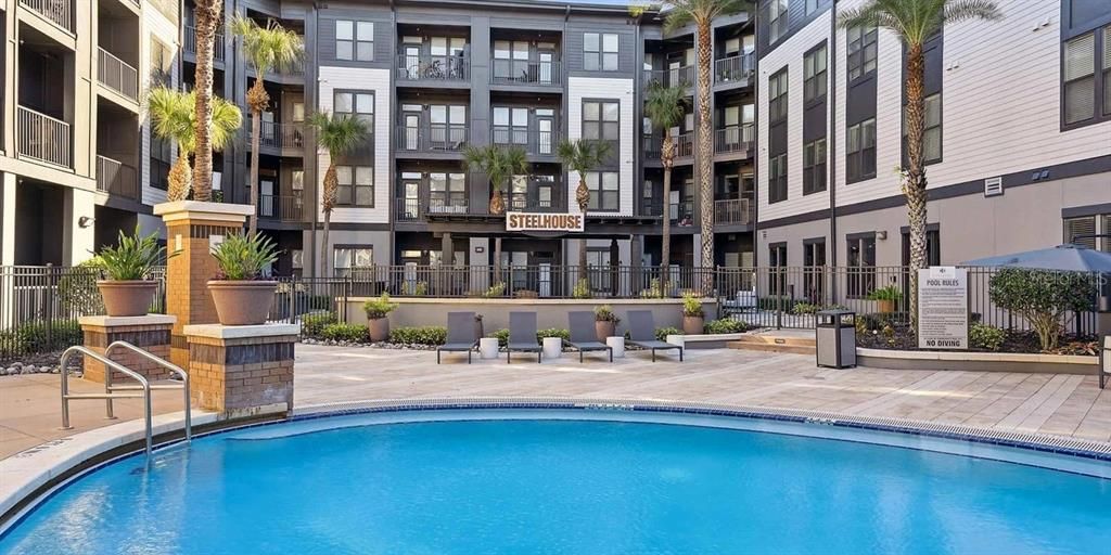 For Rent: $1,950 (2 beds, 2 baths, 953 Square Feet)