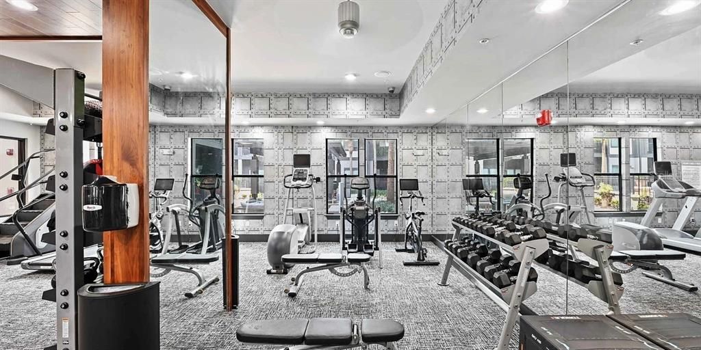 For Rent: $1,950 (2 beds, 2 baths, 953 Square Feet)