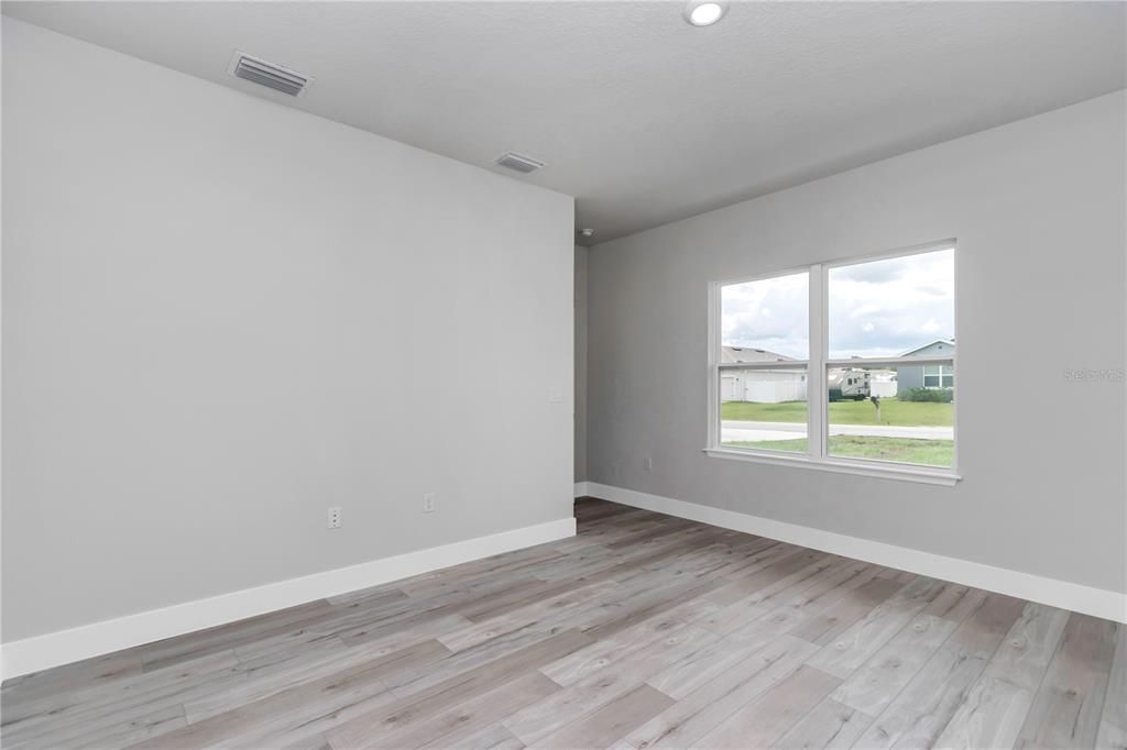 出租: $1,900 (4 贝兹, 2 浴室, 1816 平方英尺)