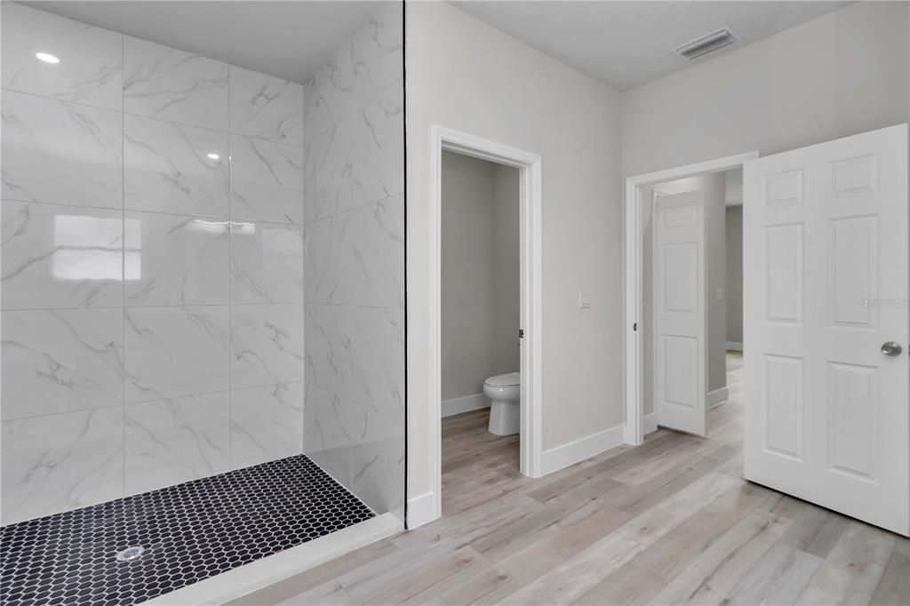 出租: $1,900 (4 贝兹, 2 浴室, 1816 平方英尺)