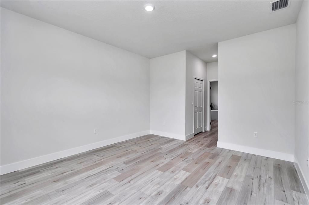 出租: $1,900 (4 贝兹, 2 浴室, 1816 平方英尺)