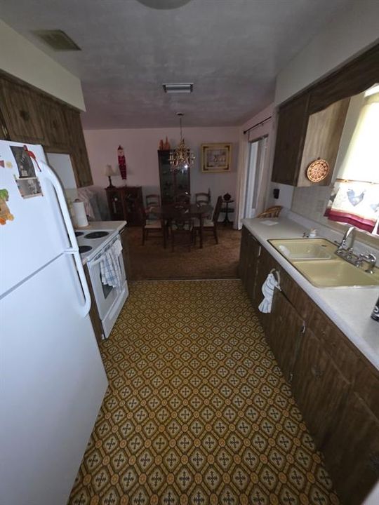 待售: $189,000 (2 贝兹, 2 浴室, 1208 平方英尺)