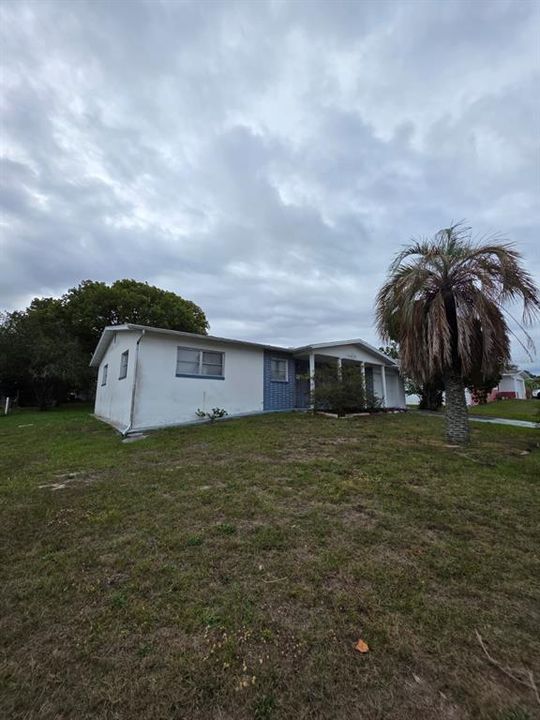 待售: $189,000 (2 贝兹, 2 浴室, 1208 平方英尺)