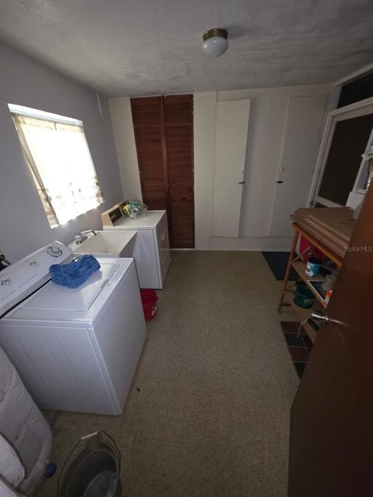 待售: $189,000 (2 贝兹, 2 浴室, 1208 平方英尺)