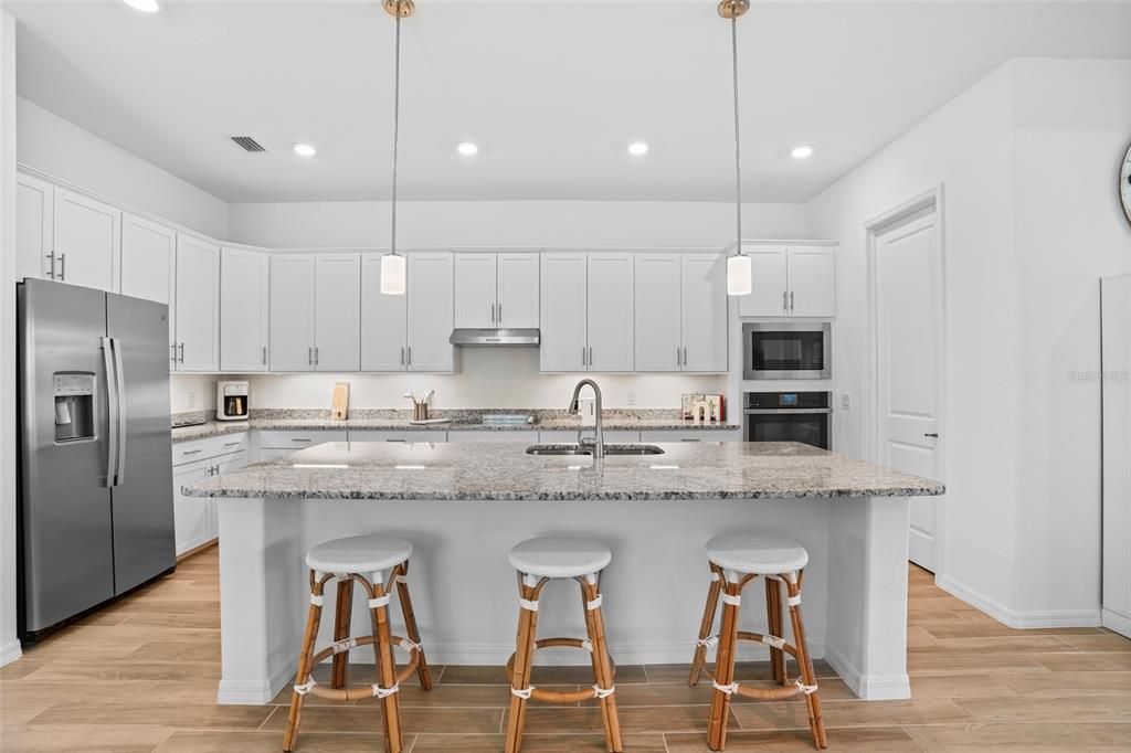 На продажу: $699,000 (4 спален, 3 ванн, 2238 Квадратных фут)