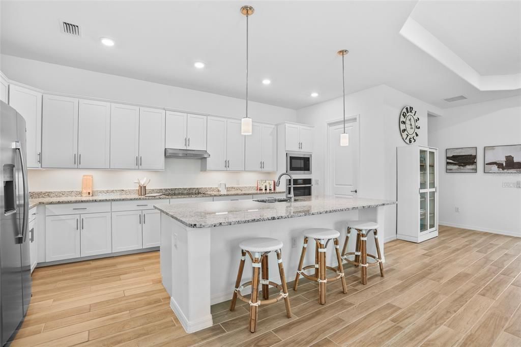 На продажу: $699,000 (4 спален, 3 ванн, 2238 Квадратных фут)