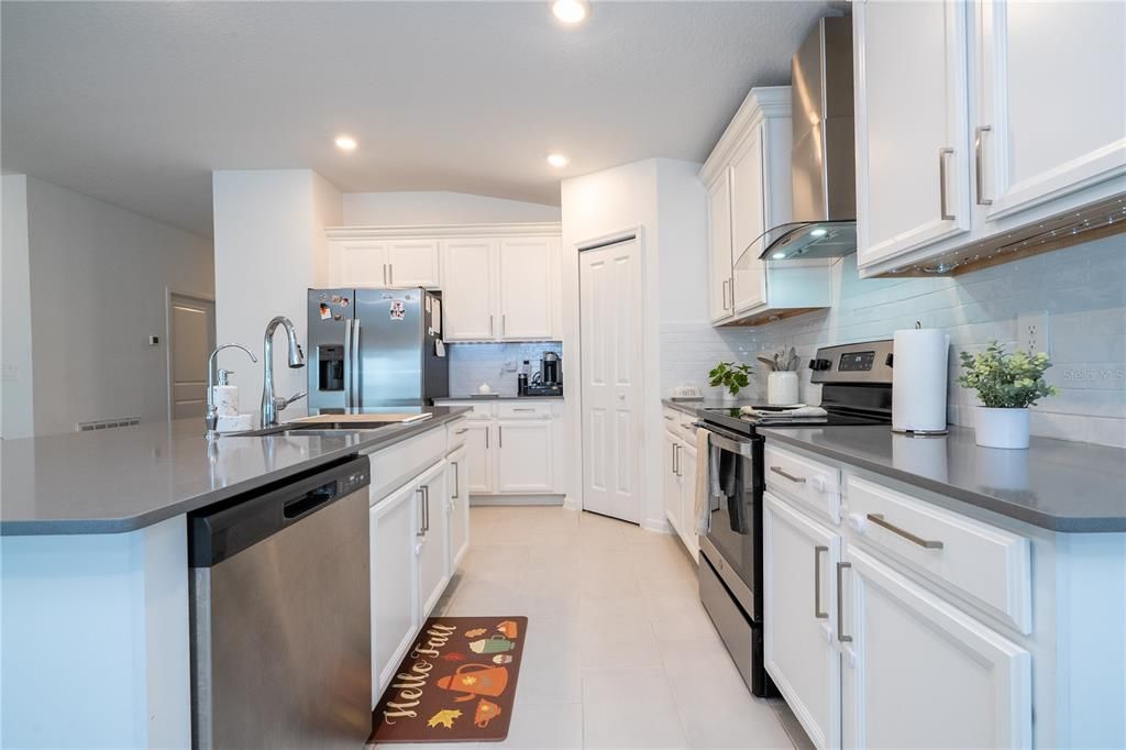 For Sale: $419,900 (4 beds, 2 baths, 2000 Square Feet)