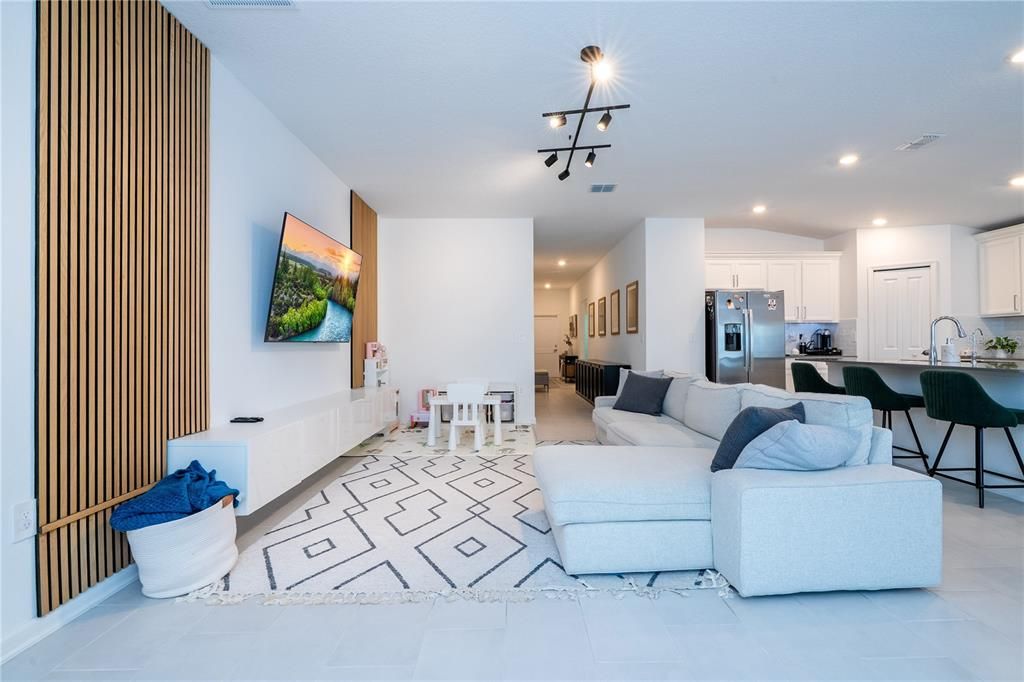 For Sale: $419,900 (4 beds, 2 baths, 2000 Square Feet)