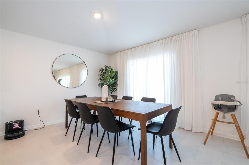 For Sale: $419,900 (4 beds, 2 baths, 2000 Square Feet)