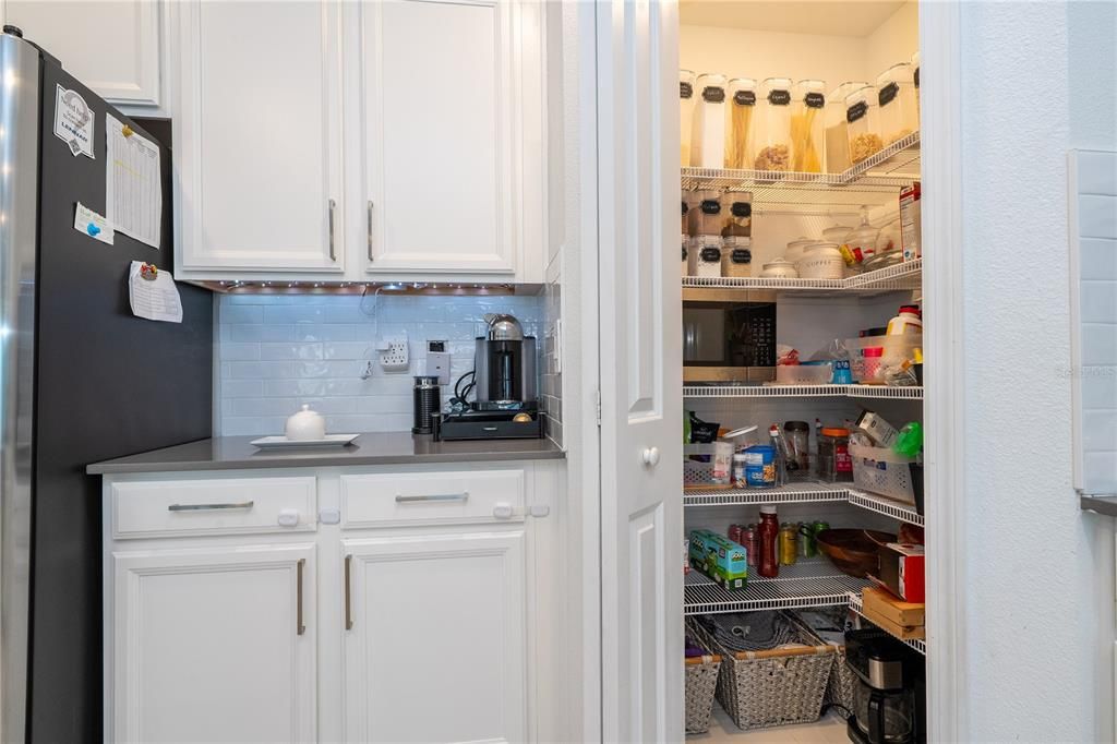 For Sale: $419,900 (4 beds, 2 baths, 2000 Square Feet)