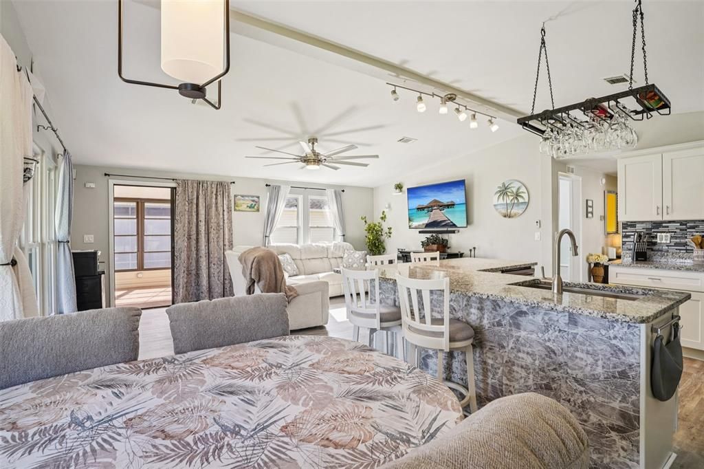 En Venta: $265,000 (2 camas, 2 baños, 1144 Pies cuadrados)