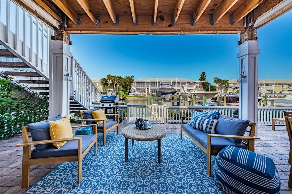 For Sale: $278,000 (1 beds, 1 baths, 823 Square Feet)