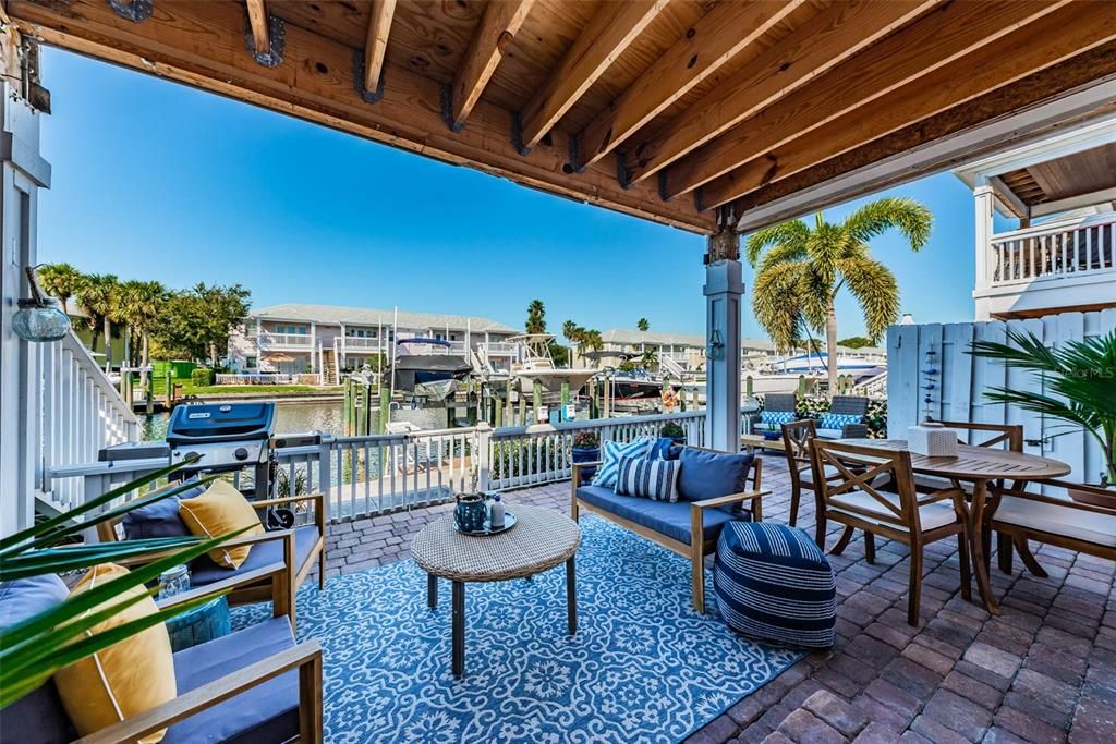 For Sale: $278,000 (1 beds, 1 baths, 823 Square Feet)