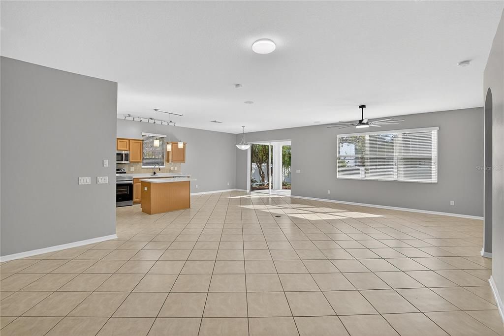 En Venta: $459,900 (4 camas, 3 baños, 2314 Pies cuadrados)