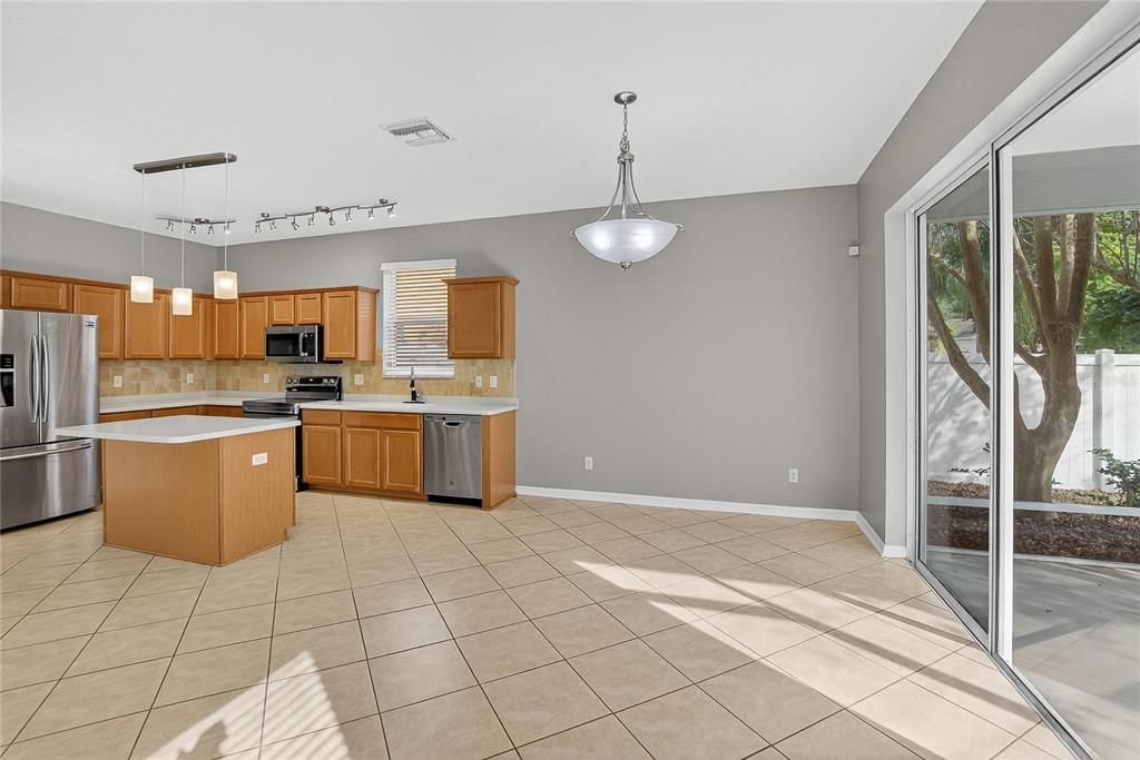 En Venta: $459,900 (4 camas, 3 baños, 2314 Pies cuadrados)